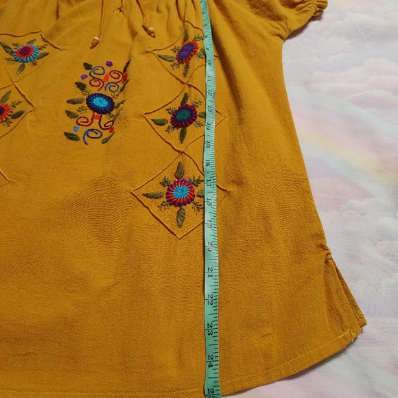 Boutique Brand Peasant Top - Picture 10 of 11